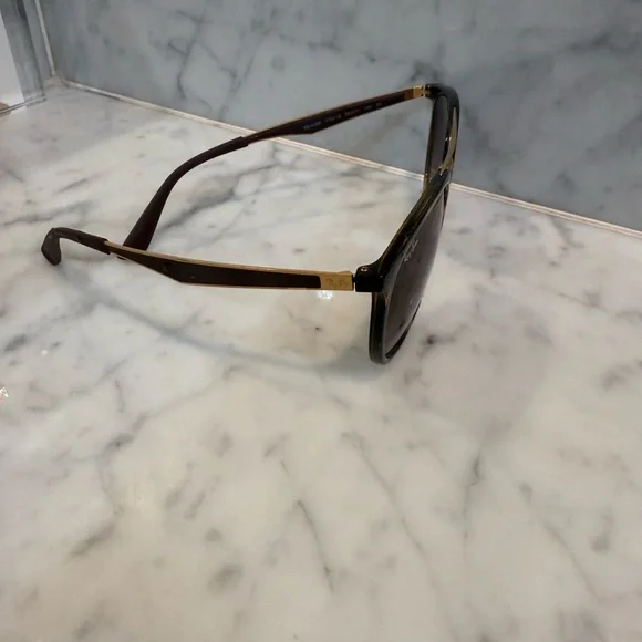 Ray-Ban Tortoise Shell Sunglasses - Picture 2 of 6